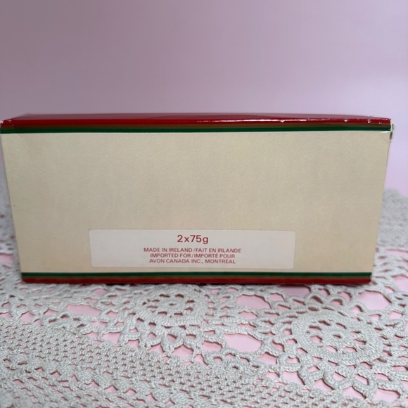 Vintage Avon White Christmas Collection Soap Set – Victorian Winter Scene – NIB - Picture 5 of 7